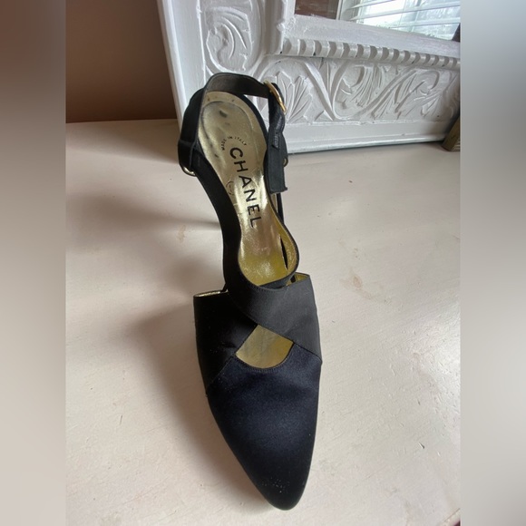CHANEL Evening Black Slingback Heels 8 - Picture 5 of 13